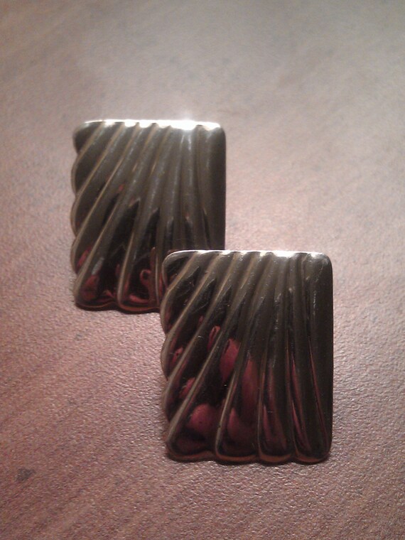 Vintage Lightweight Square Silvertone Metal Stud … - image 2