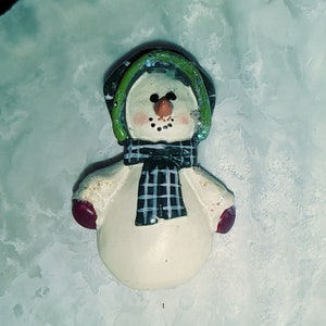 Adorable Vintage Handpainted Ceramic Snowman Brooch
