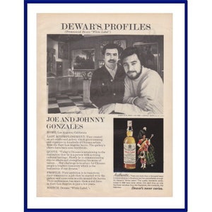 DEWAR&#39;S WHITE LABEL Scotch Whisky Original 1974 Vintage Print Advertisement &quot;Dewar&#39;s Profiles&quot; Joe and Johnny Gonzales, Art Studio & Gallery
