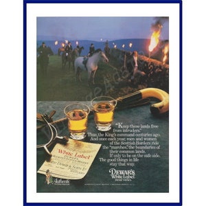 DEWAR&#39;S WHITE LABEL Scotch Whisky Original 1983 Vintage Color Print Advertisement - Scottish Borders Riding the Marches