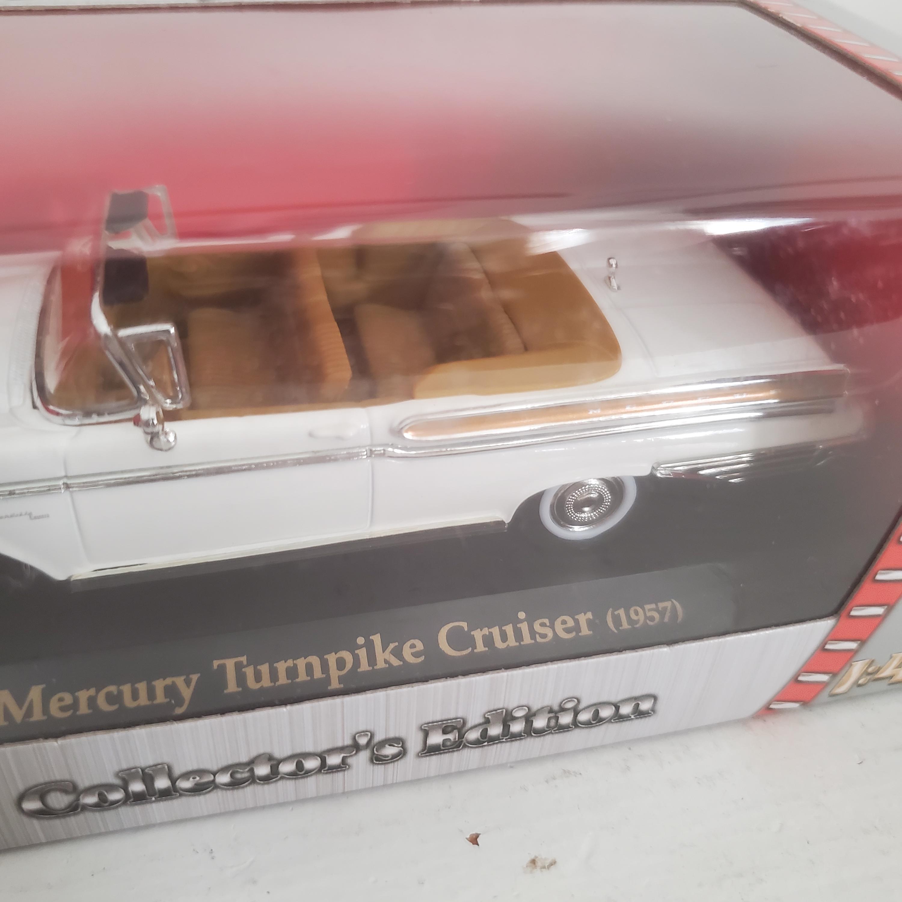 1957 Die Cast Mercury Turnpike Cruiser Convertible Automobile 1:43