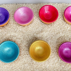 Juego de 7 cuencos de madera de arcoíris, cuencos de madera, cuencos sensoriales, Montessori, Reggio, cuencos de madera para niños pequeños, juego de simulación