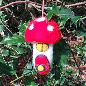 Mushroom house decoration, needle felt, toadstool house decoration, ornament,