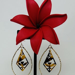 Hawaiian Gold Plated Earring Set. Perfect Set For Valentine.