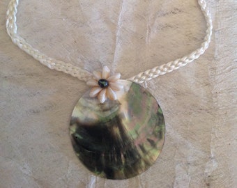 Mother Of Pearl Shell & Fresh Water Pearl Necklace. Perfect For All Ages!! Wedding, Bridesmaids, Beach Weddings, Luau, Dancers, Gifts.