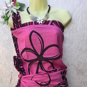 Hawaiian Pink Floral & Sea Turtle Sarong, Pareu, Pareo. Beach Wear.