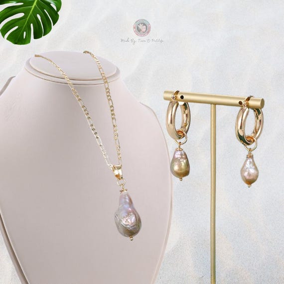 Hawaii Freshwater Pearl Jewelry Set – 18K Gold Plated Hoop Earrings & Necklace | Elegant Baroque Pearl Set | Beach-Inspired Gift for Her