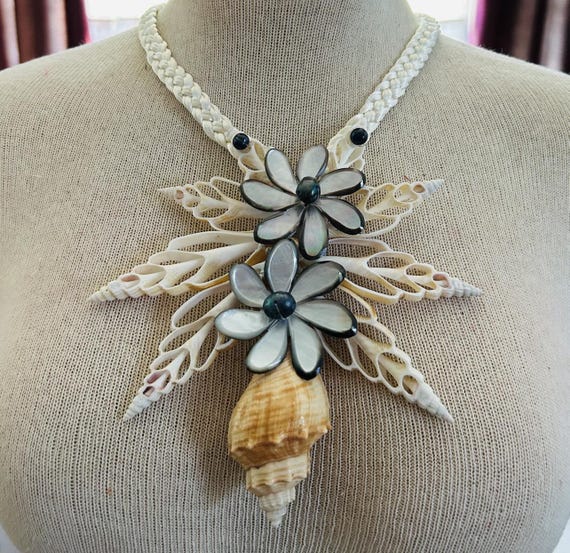 Polynesian Cultural Ceremonial Accessories Headpieces and Braided Necklaces Polynesian, Samoan, Tongan Men main image 2