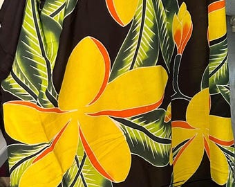Our Large Beach Floral Sarong, Pareu, Pareo, Tepenu Or Lavalava. Hawaiian Beach Floral Sarong. Beach Wear, Luau Wear Or Tie It Like A Dress.