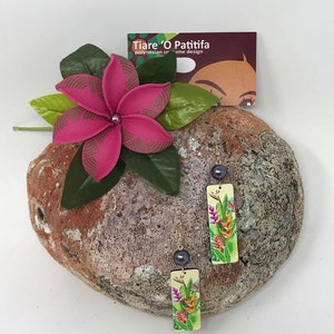 Tropisches Hawaii-Set. Tribal Tiare Blumen Set.