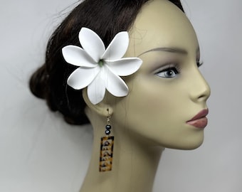 Tropical Tiare Flower.  Beautiful Gardenia Hair Pick Flower For Beach Wedding, Luau, Gift. Perfect For Girls Of All Ages. One Tiare Flower.