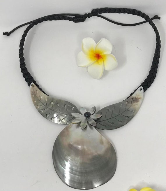 Women Jewelry Gold Plated Stainless Steel Fresh Water Heart Mother of Pearl  Shell Necklace - China Stainless Steel Necklace and Jewelry Necklace price  | Made-in-China.com