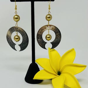 Polynesian Tribal Carved Mother Of Pearl Shell Earrings. Black Lip Mother Of  Pearl Shell Earrings.