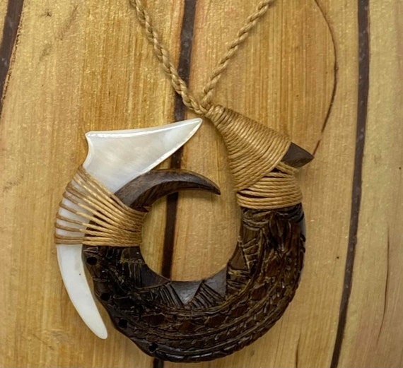 Maui Hei Matau/fishing Hook Necklace. Traditional Polynesian Design  Inspired Carved Wooden Hook With Mother of Pearl Fish Hook Necklace. 