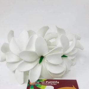 Funga Vava&#39;u Triple Tiare Flower hair claws clip.