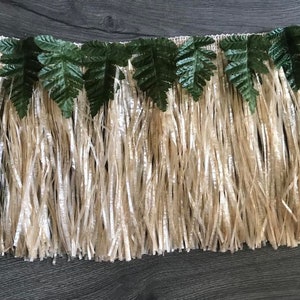 CHILDREN Small Hula Skirt. Assorted colors. Size: 25 X 30 CM ONLY!