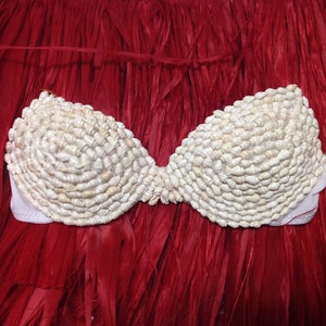 Sutiã infantil com cauda de pomba branca. Sutiã perfeito para dançarinas do Taiti e das Ilhas Cook, fantasia de princesa, concurso de beleza, luau.