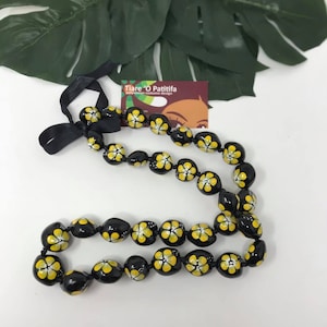 Hawaiian Kukui Nut Shell Lei or Necklace With Hand-Painted Yellow Hibiscus Flower.