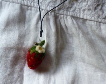 Felt necklace, felt flower, felt jewelery, felt strawberry