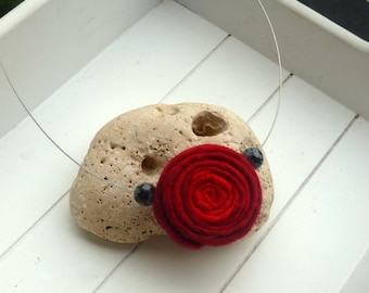 felt necklace rose