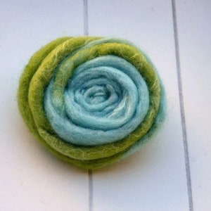 Felt brooch various colours to choose from hellblau/grün