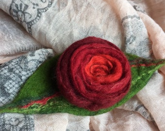 Felt brooch, felt brooch with leaf ****various colours