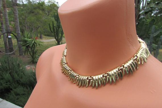 Vintage gold tone Trifari adjustable choker neckl… - image 2