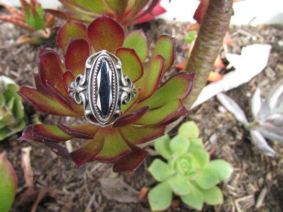 Sterling silver ring with open scroll design Blac… - image 10