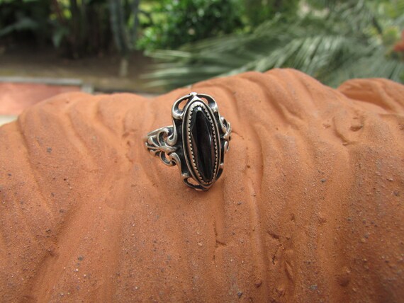 Sterling silver ring with open scroll design Blac… - image 1