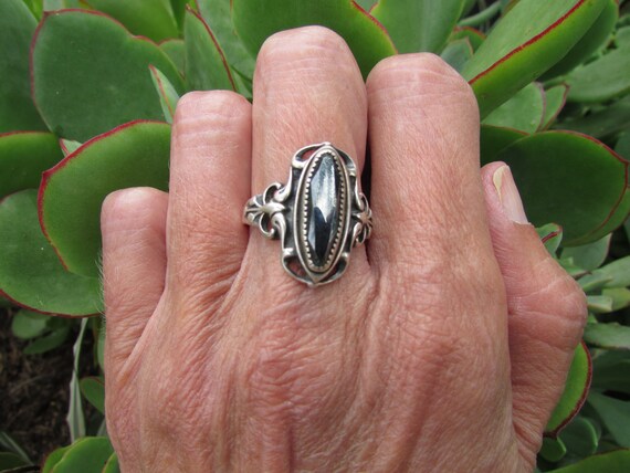 Sterling silver ring with open scroll design Blac… - image 5