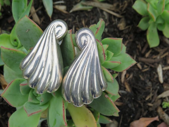 Vintage Mexican Sterling silver puffy fan earring… - image 1