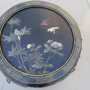 Jinlong Beijing Chinese Drum coffee table with 3 stools Black lacquer Soap stone flowers and birds round brass handles interior storage Asia