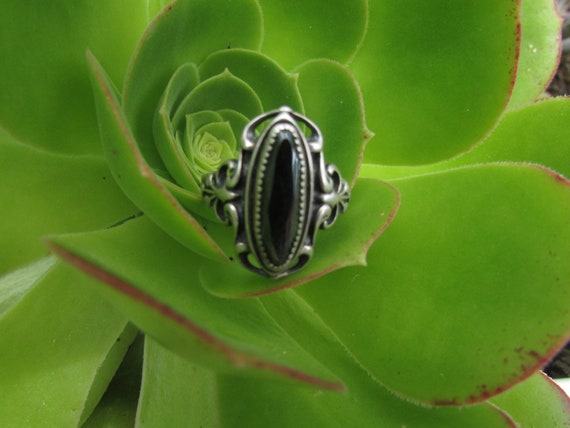 Sterling silver ring with open scroll design Blac… - image 7