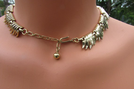 Vintage gold tone Trifari adjustable choker neckl… - image 8