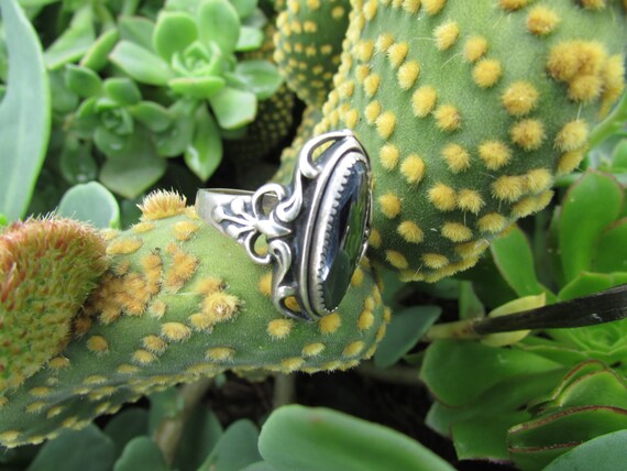 Sterling silver ring with open scroll design Blac… - image 6