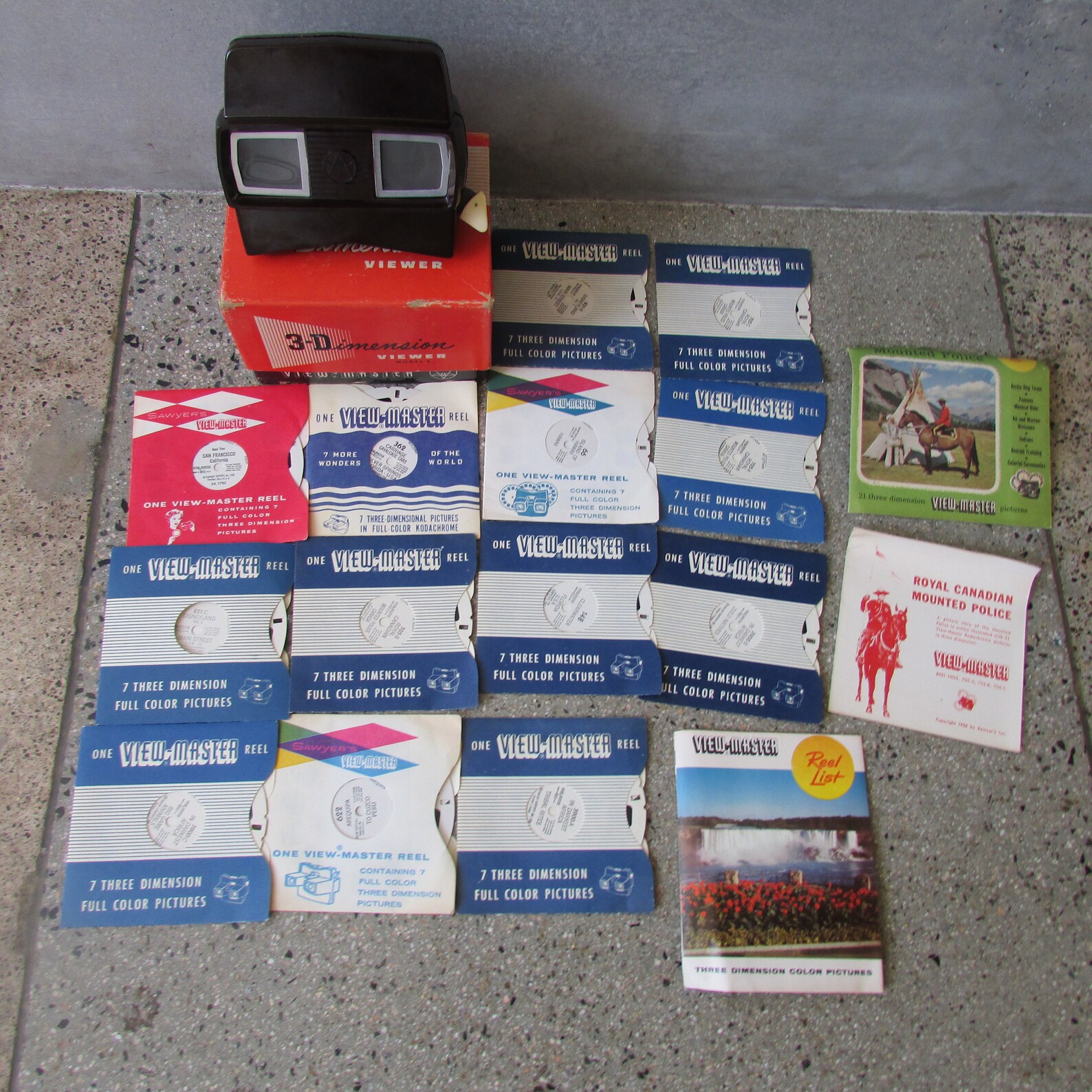 Viewmaster Model E Vintage Brown Bakelite View Master Model E Viewer With 14 Reels ...
