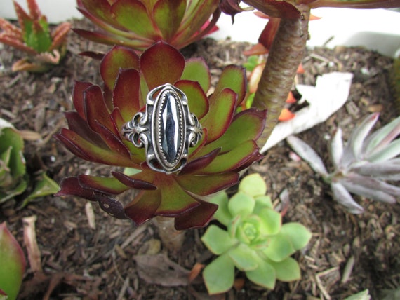 Sterling silver ring with open scroll design Blac… - image 9