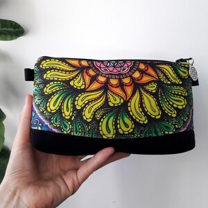 bolsa con cremallera / llevar toda la bolsa. colorido patrón de mandala. lona fuerte y forro impermeable. Ideal para el almacenamiento de vapeo, cables o cosméticos