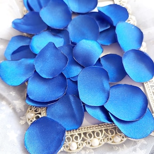 Bleu royal Satin Rose Pétales Panier de fleurs Décor de mariage Décoration de table Allée Pétales, fait à la main