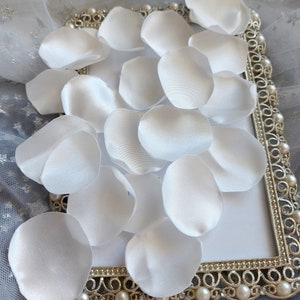 Ivoire Satin Rose Pétales Panier de fleurs Décor de mariage Table Décoration Allée Pétales, fait main