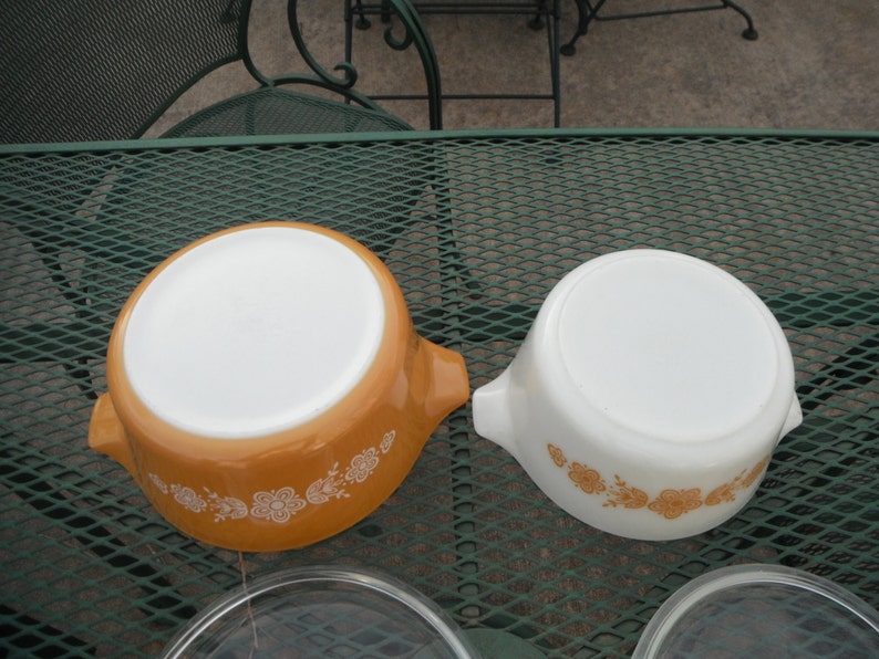 Pyrex Butterfly Gold 474 and 475 With Lids