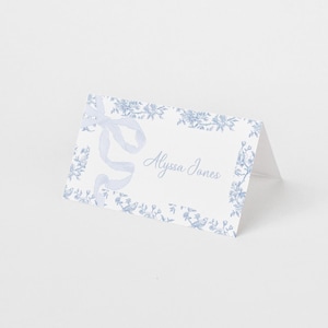 Tarjeta de lugar para baby shower con lazo azul y flores, carpas de mesa para baby shower o despedida de soltera de Toile, 2770