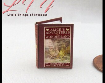 Maison de poupée ALICES ADVENTURES In WONDERLANDS à l'échelle 1:12, livre à couverture rigide illustré miniature lisible, Lewis Carroll