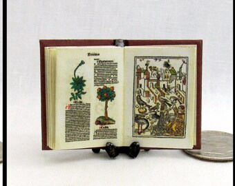 Ortus Sanitatis MEDIEVAL HERBAL MEDICINE Miniatur-Puppenhaus-Maßstab 1:12 beleuchtetes Hardcover-Buch Medizintechnik