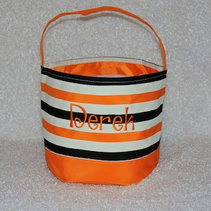 Monogrammed Halloween bag, Halloween bucket, Beach tote, treat or trick bag, Sand bucket, baby gift Bild 1