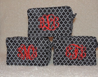 Bridesmaids Gift, Makeup bag, Monogrammed makeup bag,  cosmetic bag, quatrefoil bag, Top seller