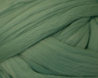 Myrtle Merino Wool Top Fiber For Spinning Felting Weaving or Blending Board for Rolags