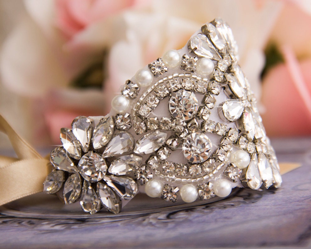 Boho Guipure Ankle Cuff Decorated with Rhinestones Boho Guipure Ankle Cuff Decorated with Rhinestones