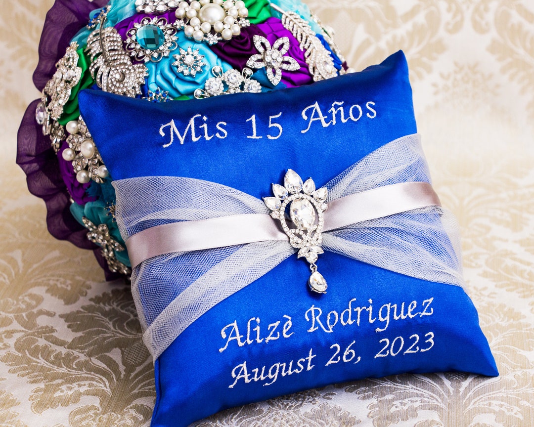 Royal Blue Pillows for Quinceanera Party, Mis 15 Anos Shoe Pillow, Accesorios De Quince Anos