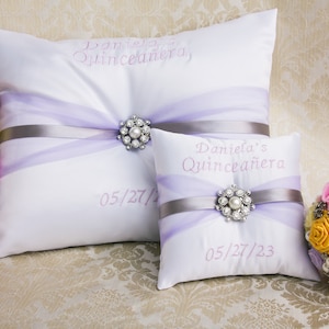 Lilac and Silver Pillows for Quinceanera Party, Mis 15 Anos Shoe Pillow, Accesorios de Quince Anos, Sweet 16 Kneeling Pillow
